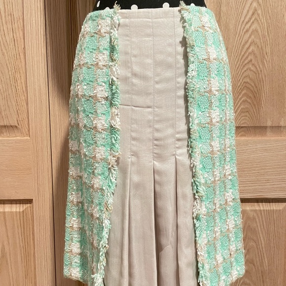 Chanel Vintage 2004 Cruise Collection 04C Tweed Boucle Skirt - Picture 5 of 14